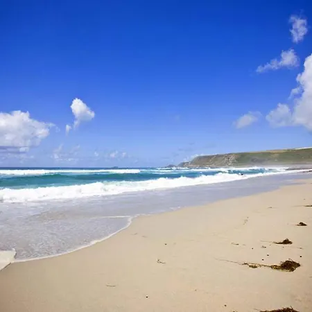 Castaways, With Sea Views, Lush Gardens & Patio By The Holiday home
